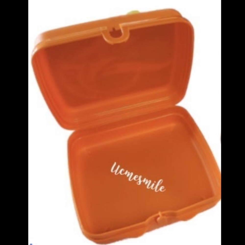 Tupperware Hot Wheel Cars Lunch Set - Picture 3 of 6